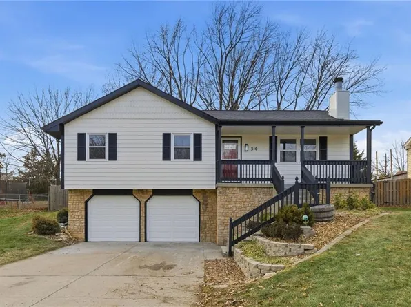 310 N Darrowby Dr, Raymore, MO 64083