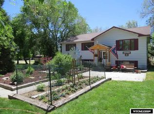 111 E Center Ave, Pavillion, WY 82523