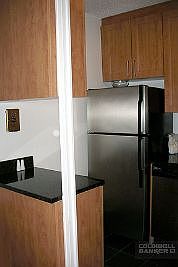 4th image of 300 E 40th St APT 27A