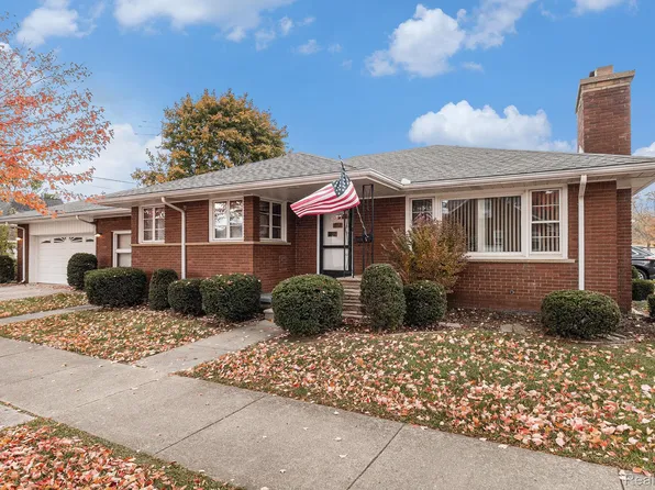 2110 21st St, Wyandotte, MI 48192
