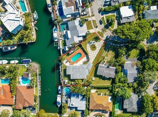 1800 N Hibiscus Dr, Miami, FL 33181