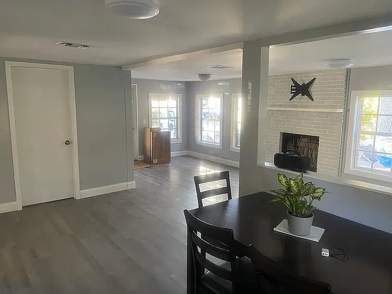 230 Locke Rd — Photo 5