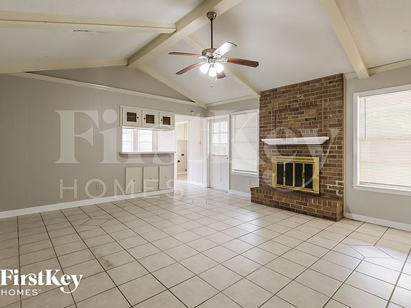 3rd image of 222 Magic Oaks Dr
