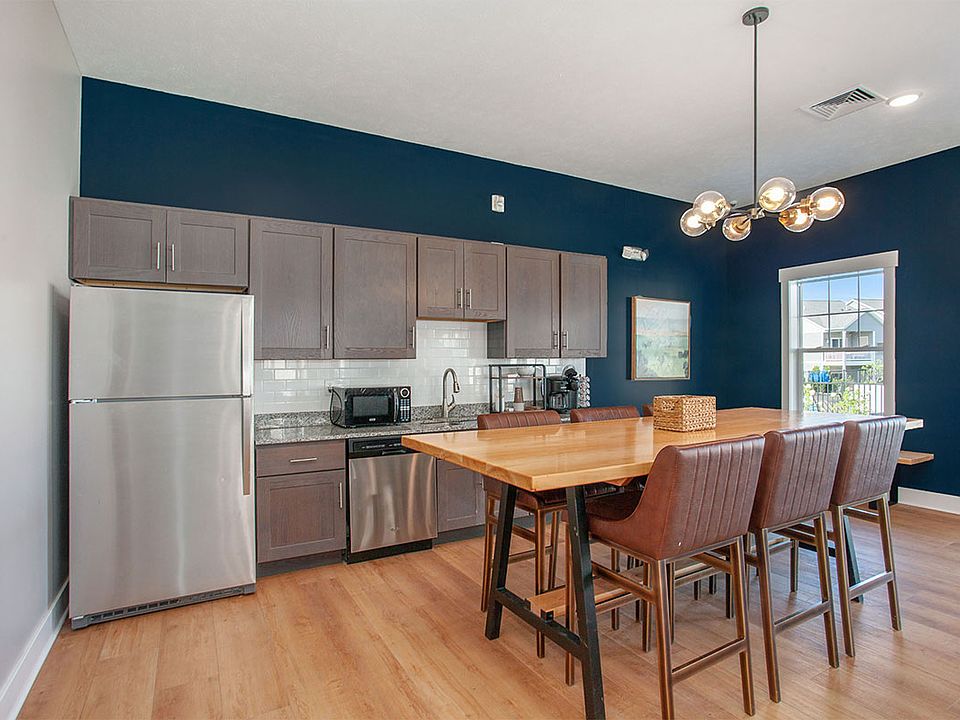 Meadow Creek Flats Apartments 8669 Thrifty Dr Rockford MI Zillow