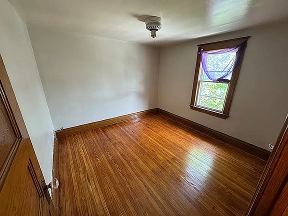 4th image of 29 Townsend St