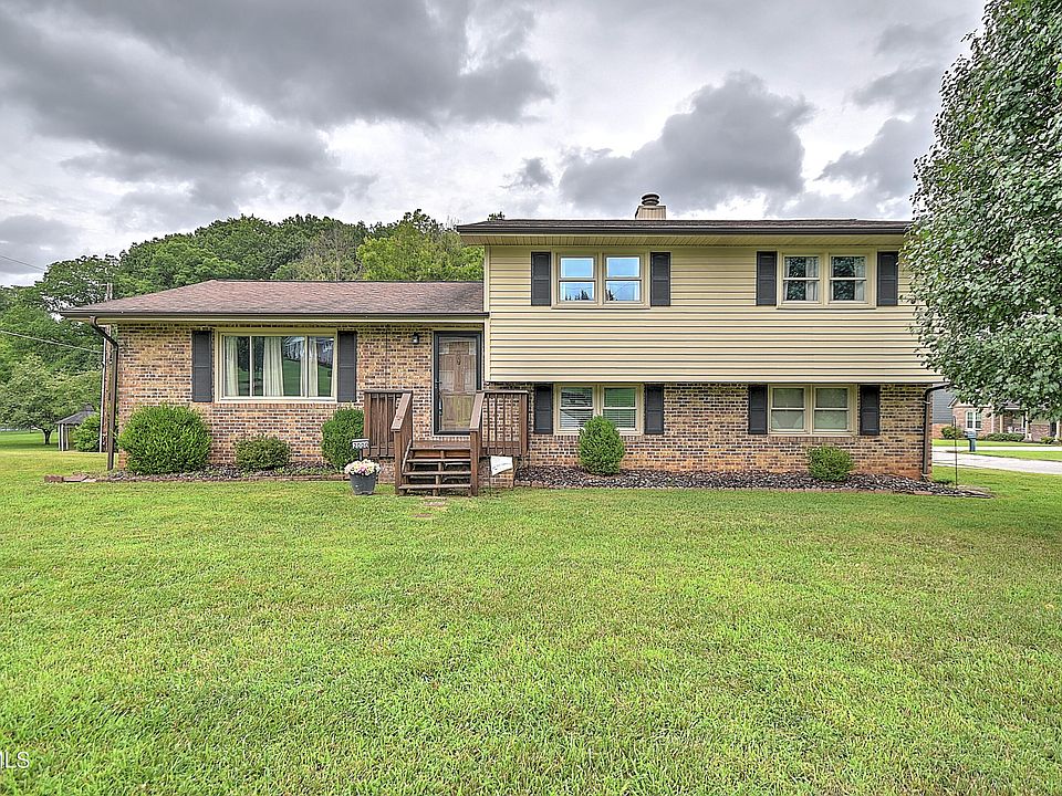 1st image of 2000 Pinebrook Dr