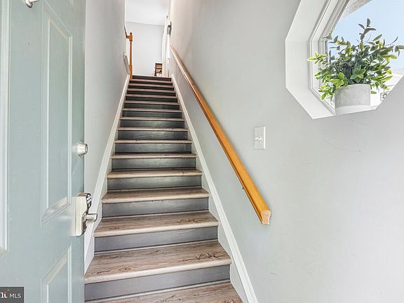 2nd image of 407 Horseshoe Dr #407