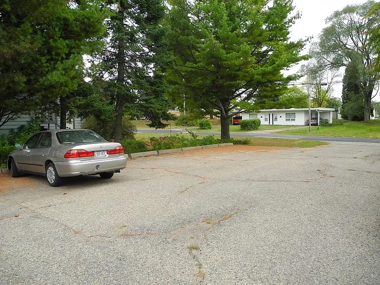 701 Pinecrest Dr #3 — Photo 14