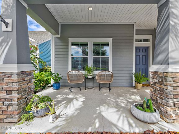5th image of 98 MOORINGS Court