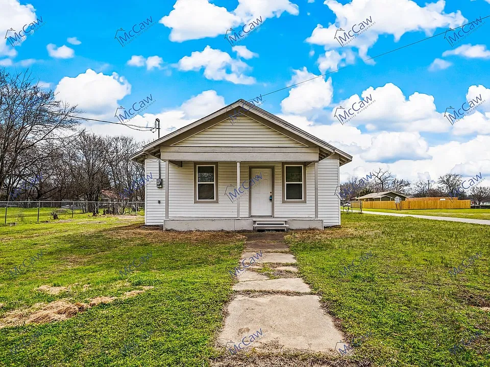 1201 E 3rd Ave