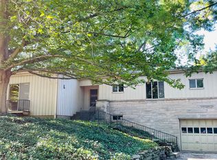 1310 E Maxwell Ln, Bloomington, IN