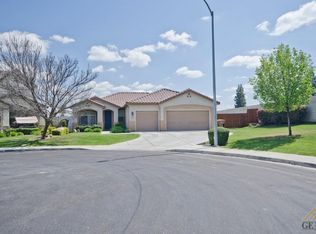 3200 Cosmic Dr, Bakersfield, CA 93312