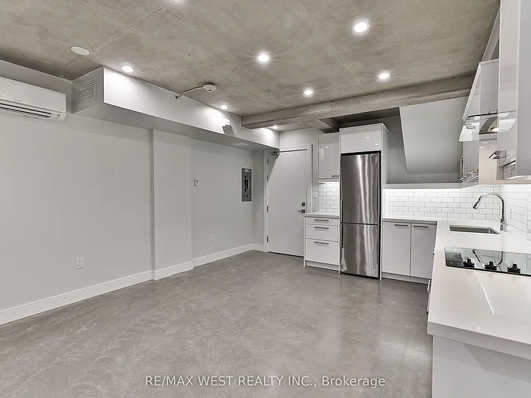 1745 Keele St #4 — Photo 10