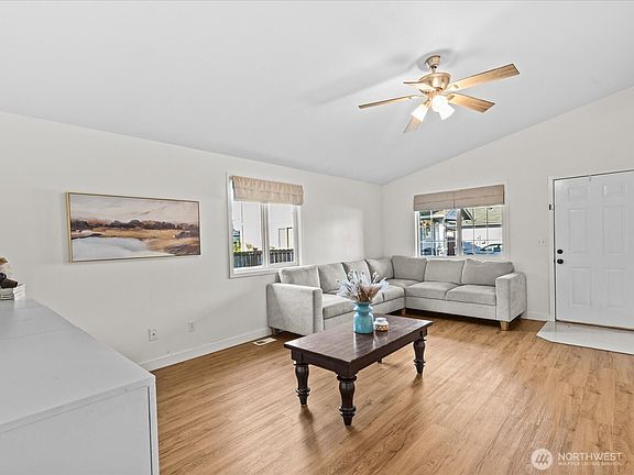 3rd image of 5618 103rd Street NE