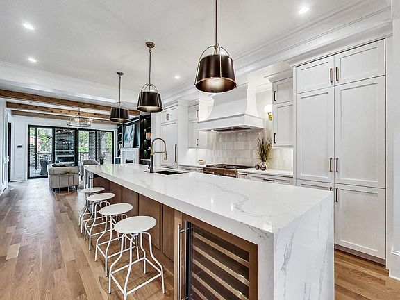 4th image of 2049 N Clifton Ave #2