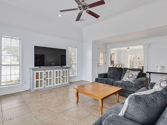 4th image of 800 Canberra Rd