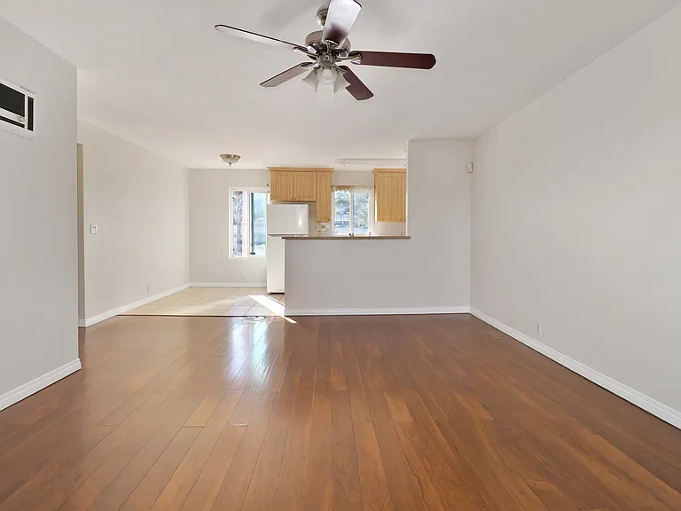 1160 E Washington Ave #3 — Photo 3