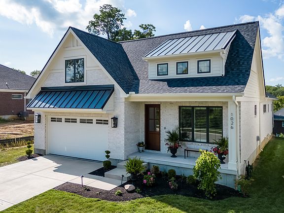 2nd image of 1026 Gateway Dr