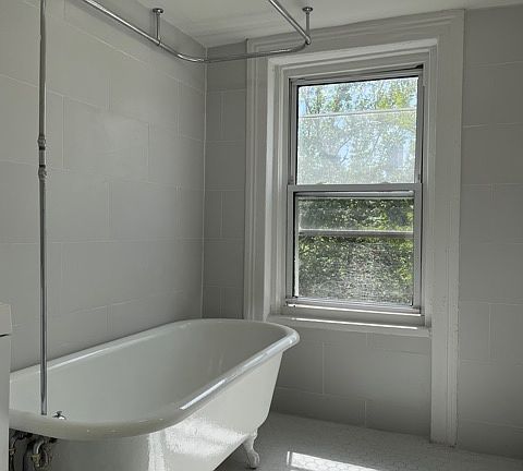 4th image of 86 Waverly Ave #3