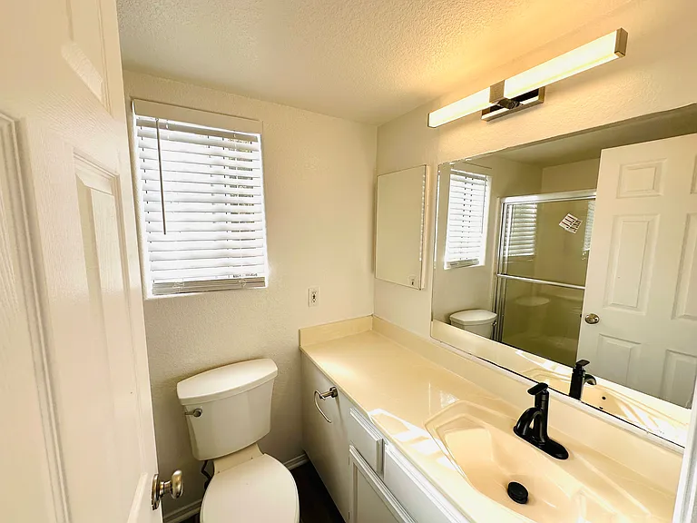 1524 E Spruce St #B — Photo 5