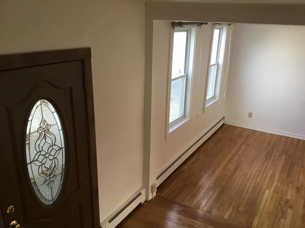 (undisclosed Address), Rensselaer, NY 12144