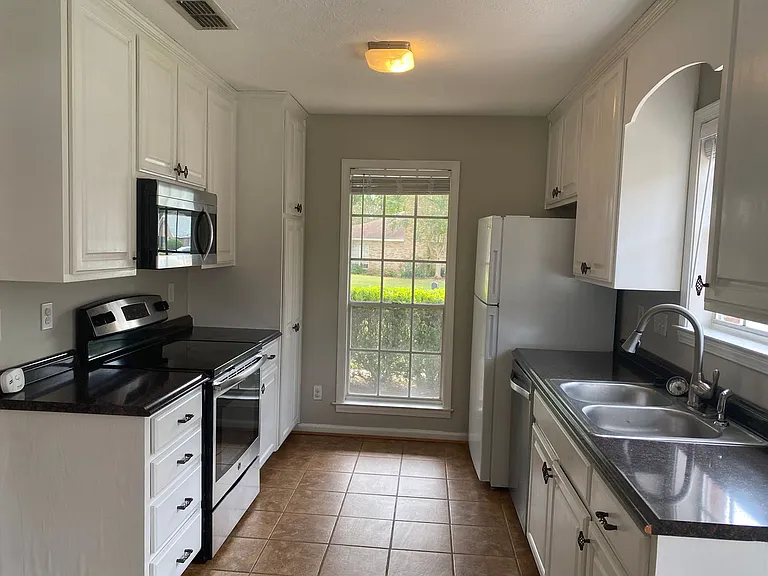 7301 Brampton Ln — Photo 8