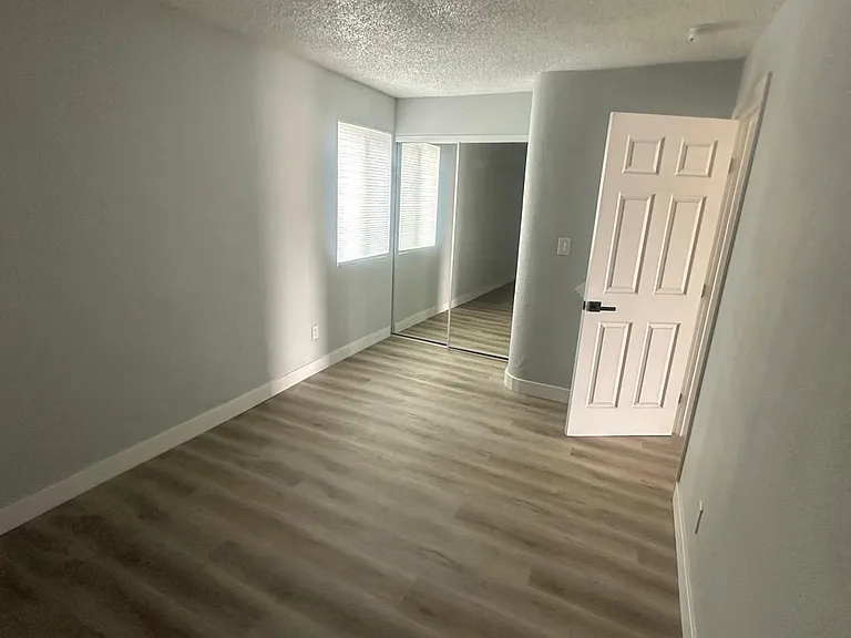 1264 E Holt Blvd — Photo 7
