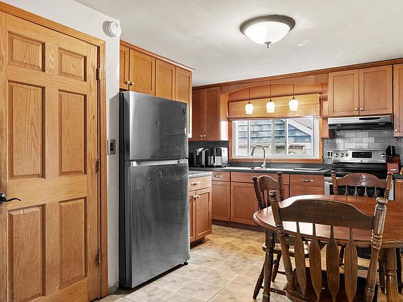 3rd image of 2517 13th STREET