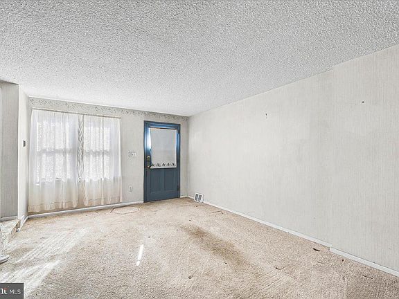 5th image of 2038 Kent Rd