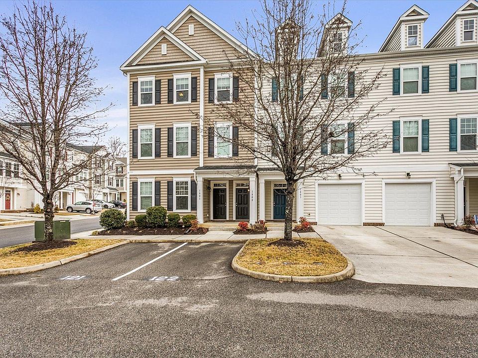 Large 3 Bedroom Condo