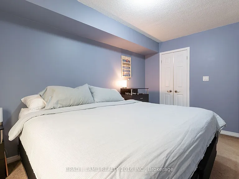 25 Turntable Cres #Townhouse 137 — Photo 10