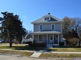 902 N 10th St, Rochelle, IL 61068