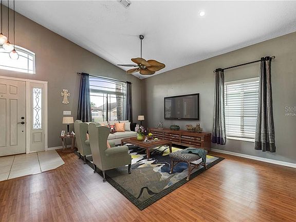 3rd image of 136 Rose Hill Trl