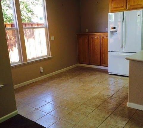 4th image of 99 Winedale Ln