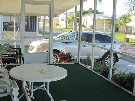 5th image of 548 Aspen Ave #548