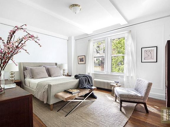 4th image of 120 W 70th St APT 4C