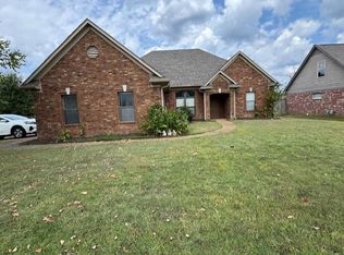 135 Clear Spring Dr, Oakland, TN 38060