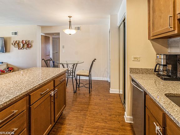 4th image of 1110 64th St Unit 7