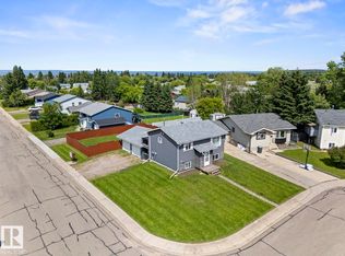 1802 12th St, Cold Lake, AB T9M1L8