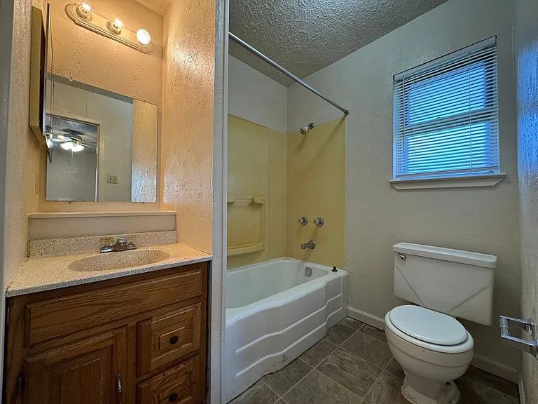 1104 Cummings Ave — Photo 11