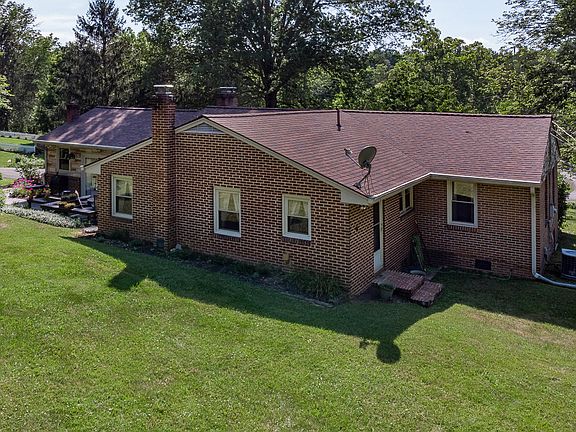 3rd image of 59 Meadowview Dr