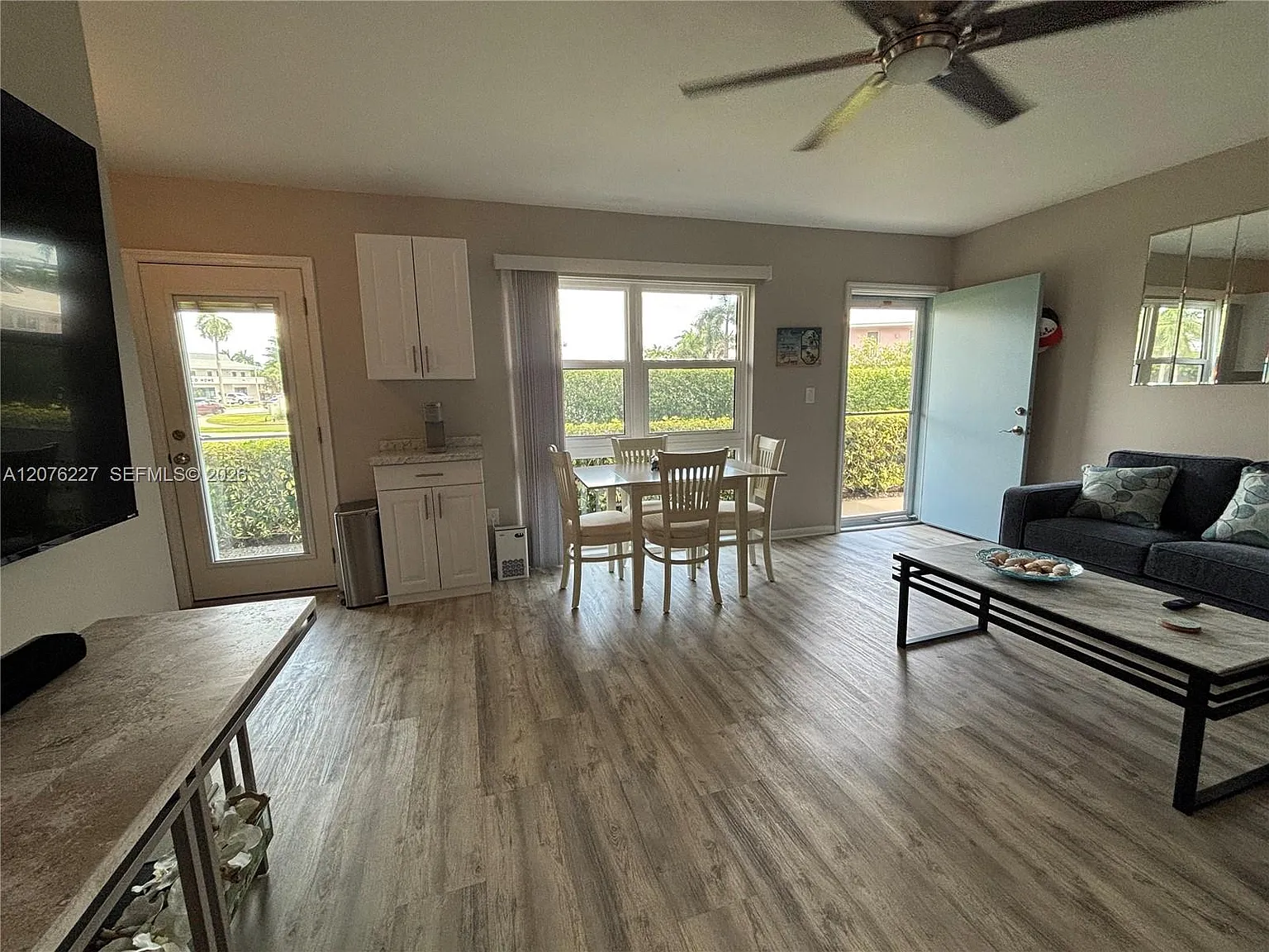 2 bed, 1.0 bath, 704 sqft, $4,750 — Photo 4