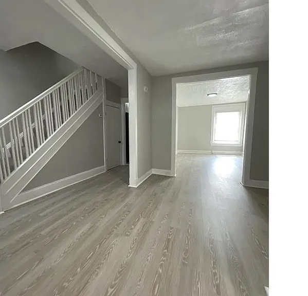 809 Bonaparte Ave — Photo 1