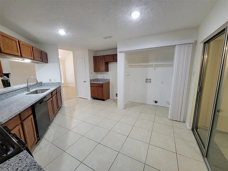 2034 Village Park Dr — Photo 10