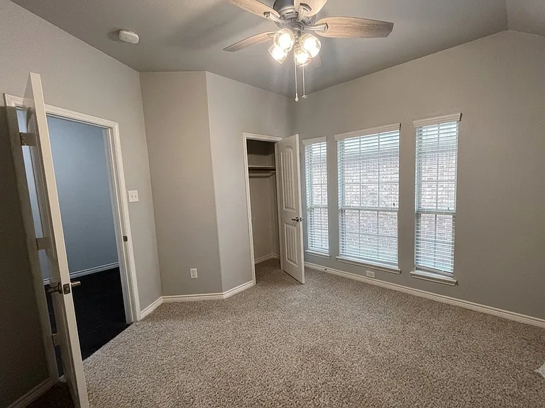 2929 Brazos Dr — Photo 7