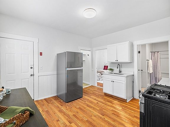 5th image of 475 Water St