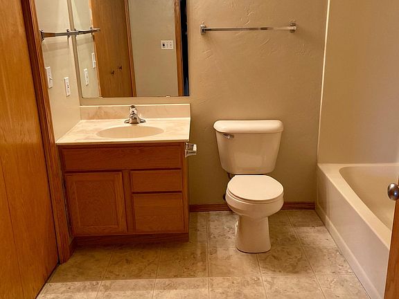 4th image of 2881 Saint Anthony Dr APT 14