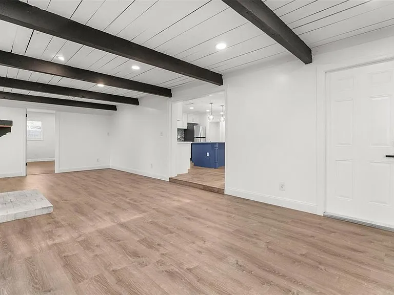 2203 Nottingham Rd — Photo 8