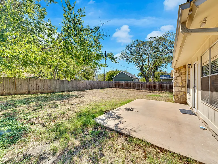 519 Yucca Dr — Photo 27