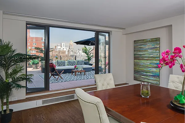 Sold by Stribling | media 7